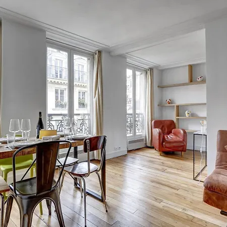 Thebluestay 100 - Cozy - Le Marais Apartment